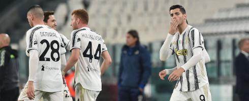 Morata-2103-kiss-epa.jpg